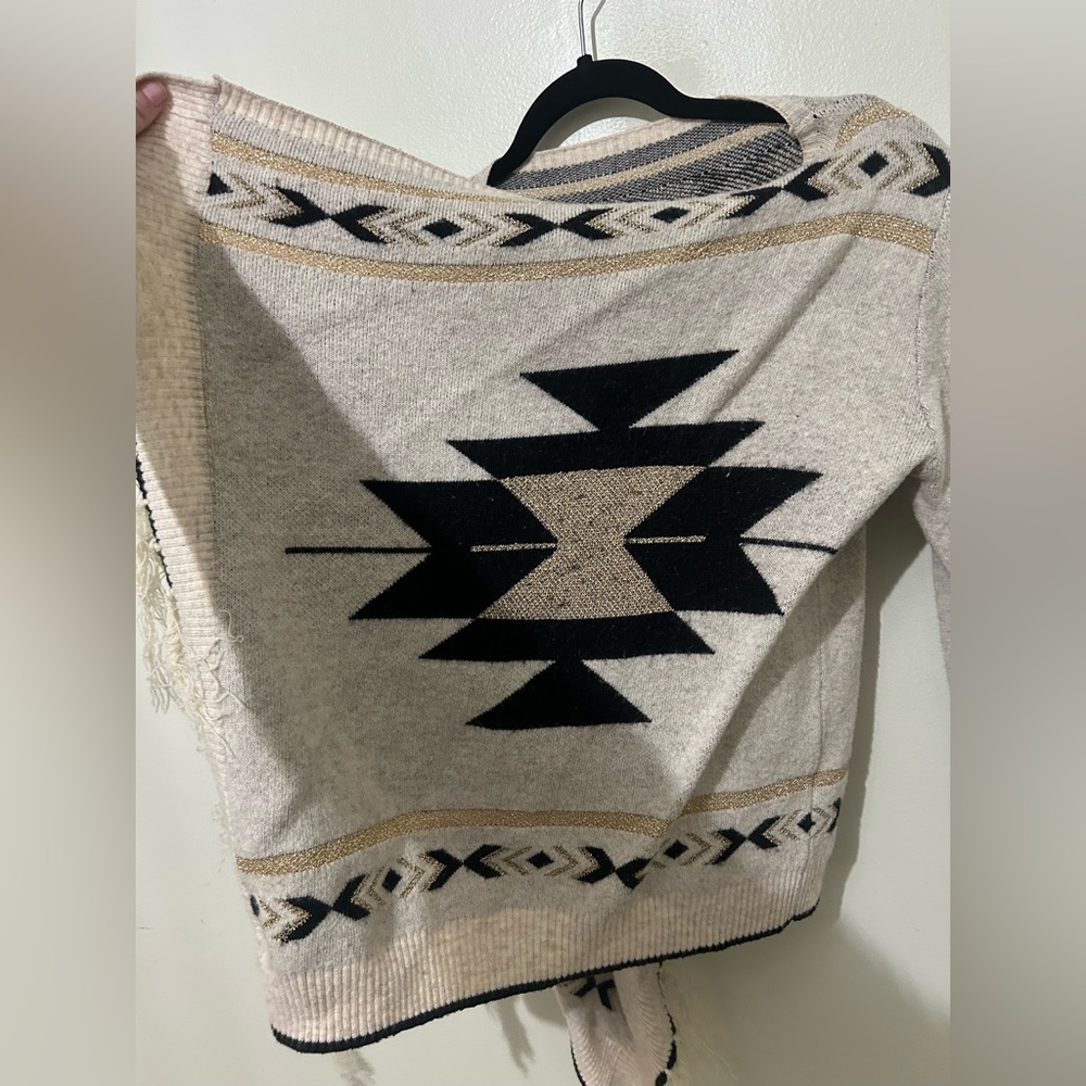 TEA N CUP | Beige and Black Fringed Cardigan with Metallic Knit Details - Picture 4 of 7